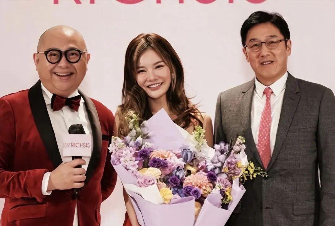 九游电竞直播-生4子拿9000万豪宅却痛哭“想要尊重”：这场豪门官宣，谁赢了？